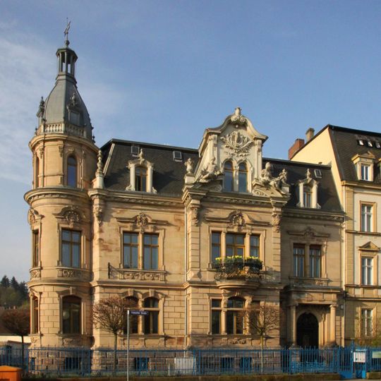 Städtisches Wohnhaus