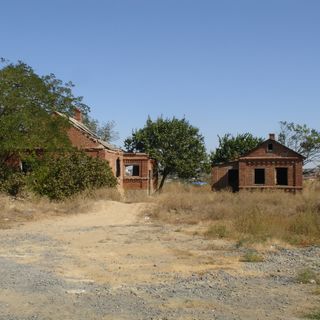 Abandoned household at Hleborobnaya Street in Chaltyr
