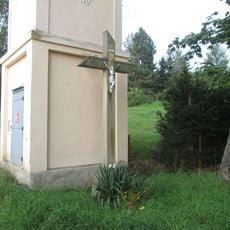 Kříž v Černé Hati u transformátoru