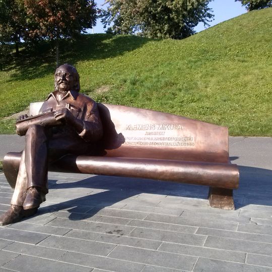 Ławeczka Klemensa Mikuły w Poznaniu