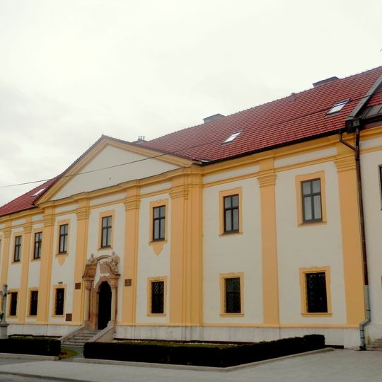 Pavlínsky kláštor, konvent