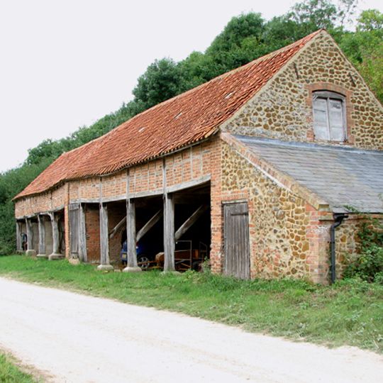Cartlodge With Granary Over At Downs Farm
