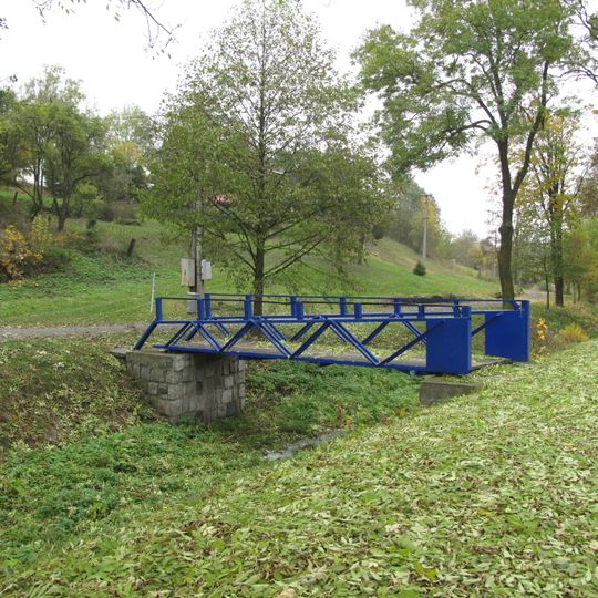 Lávka přes Milotický potok mezi čp. 44 a 35 v Miloticích nad Opavou