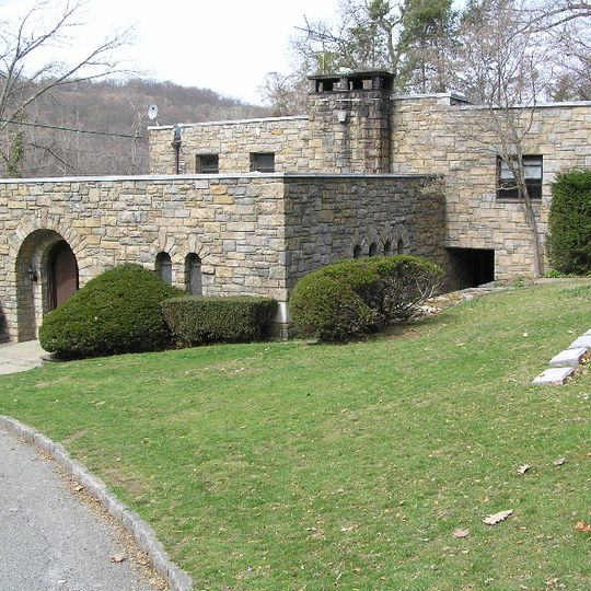 Westchester Hills Cemetery