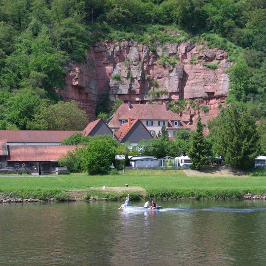 Buntsandsteinfelsen am Main