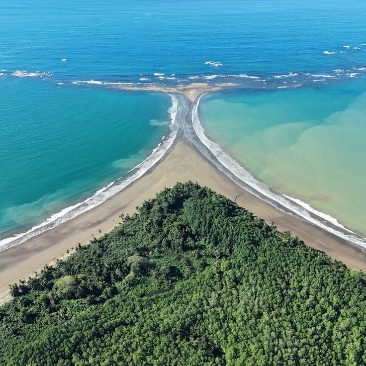 Marino Ballena Beach