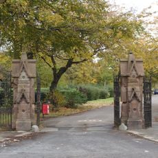 Long Lane entrance to Everton Cemetery