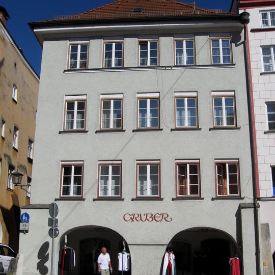 Wohn- und Geschäftshaus