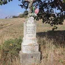 Kříž u cesty severně od Šebkovic