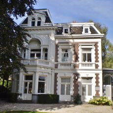 Eemnesserweg 14 en Castanea