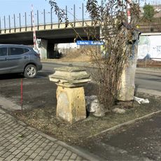 Kříž ve Vesecké ulici v Rochlici