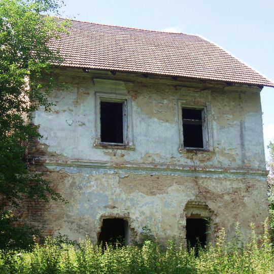 Zespół dworski w Młodziejowicach