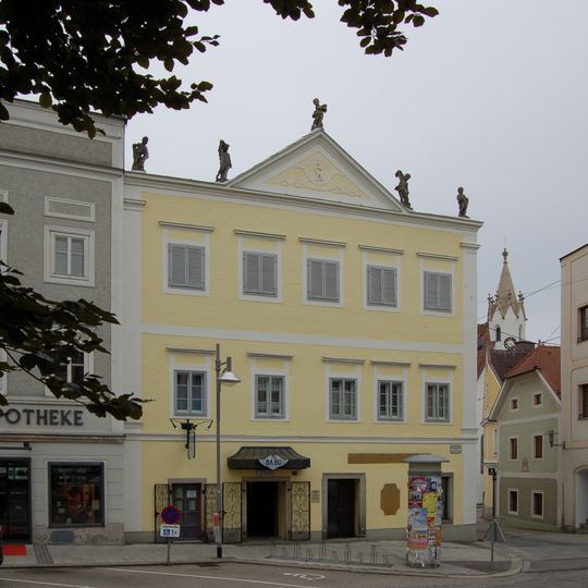 Stadtplatz 16