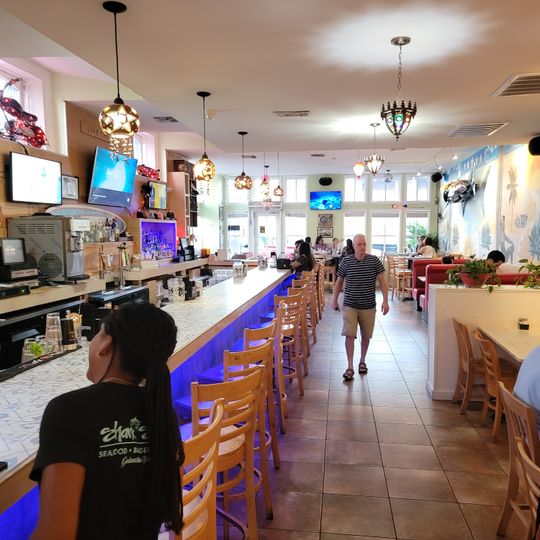 Shark Shack Beach Bar & Grill