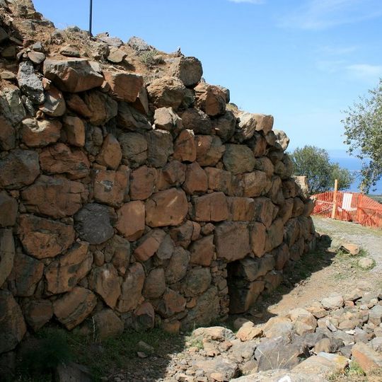Nuraghe  Sa Domu 'e s'Orcu