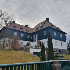 Villa Sonneneck, Villengarten mit Einfriedung und Gartenpavillon Schluckenauer Straße 14