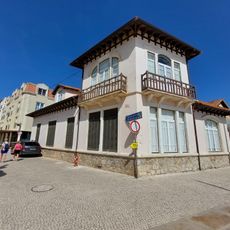 Casa na Avenida Marginal, n.º 10