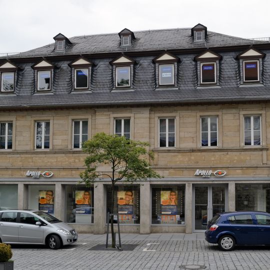 Wohn- und Geschäftshaus