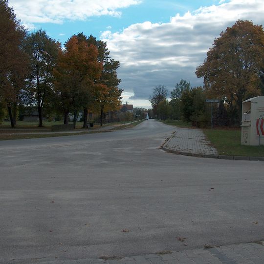 Aleja wzdłuż ul. Mickiewicza