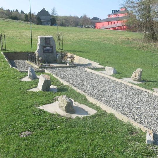 Pomník padlým ochráncům československých státních hranic v Cínovci