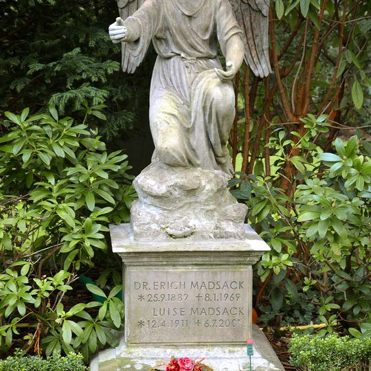 Tomb for Erich Madsack