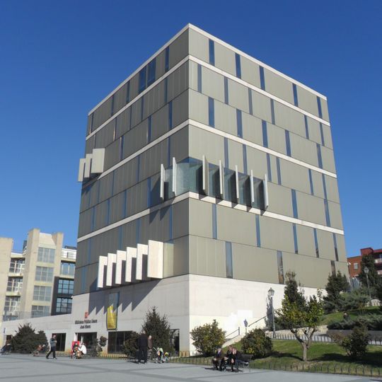 Biblioteca Pública José Hierro