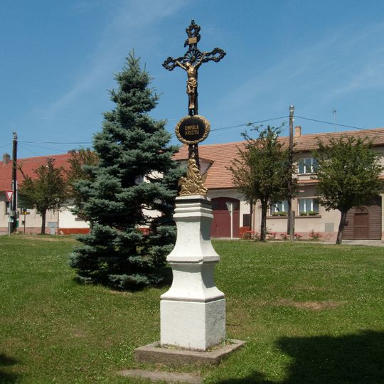 Kříž na náměstí v Trhovém Štěpánově