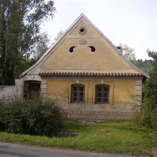 House No 5 in Minice