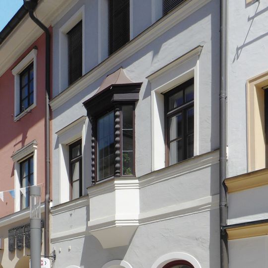 Wohn- und Geschäftshaus