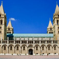 Katedra Świętych Apostołów Piotra i Pawła w Peczu