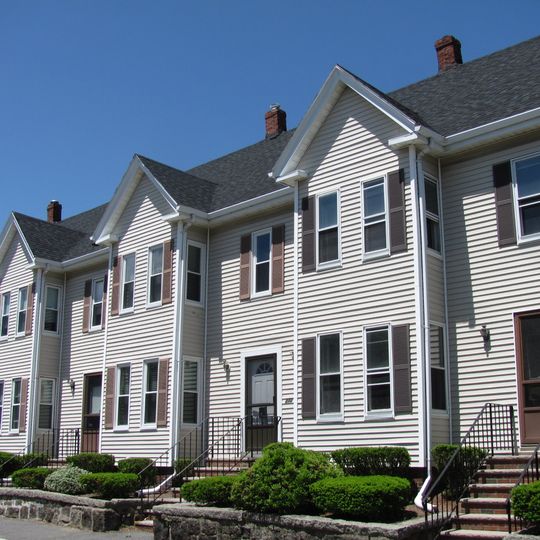 Rowhouses at 256–274 Haven Street
