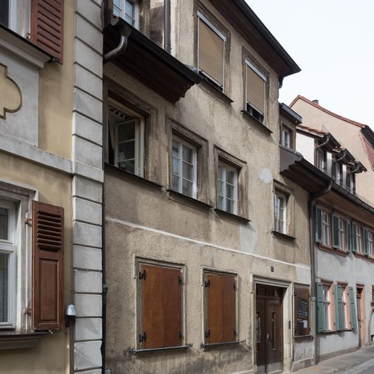 Doppelhaus, linke Hälfte