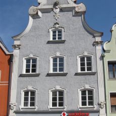 Wohn- und Geschäftshaus