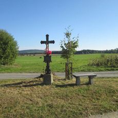 Kříž východně od Zárybničné Lhoty