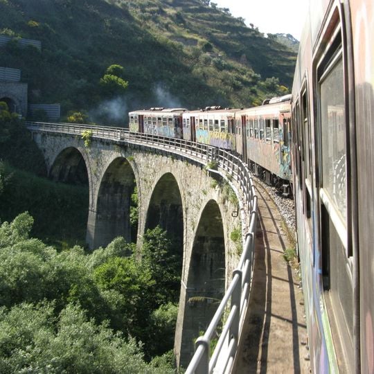 Fiumarella railway bridge