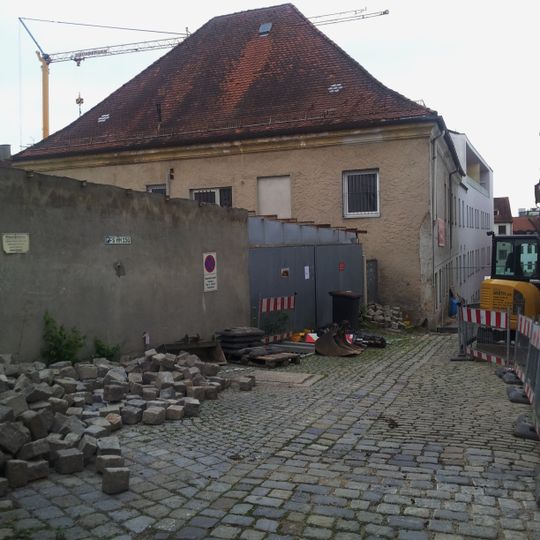 Nördlicher Teil des ehemaligen Domherrenhofes mit Hauskapelle