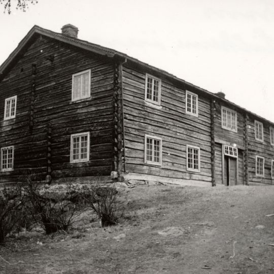 Garmo uppigard, Øvre garmo