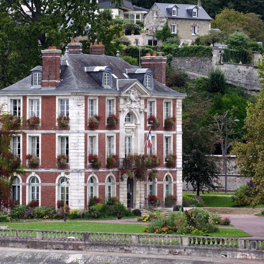 Town hall of Caudebec-en-Caux