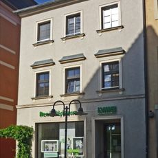 Wohnhaus mit Laden in halboffener Bebauung Hauptstraße 20