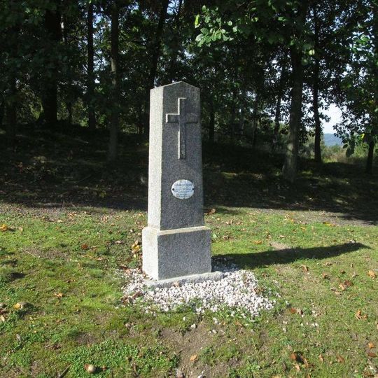 Pomník jižně od Krt