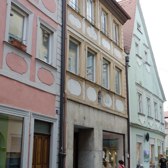 Wohn- und Geschäftshaus