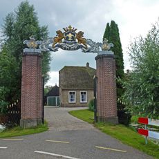 Hekpijlers Oukoopsedijk 8, Reeuwijk