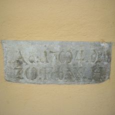 Stadtmauerrest mit Hochwasserstandsmarke