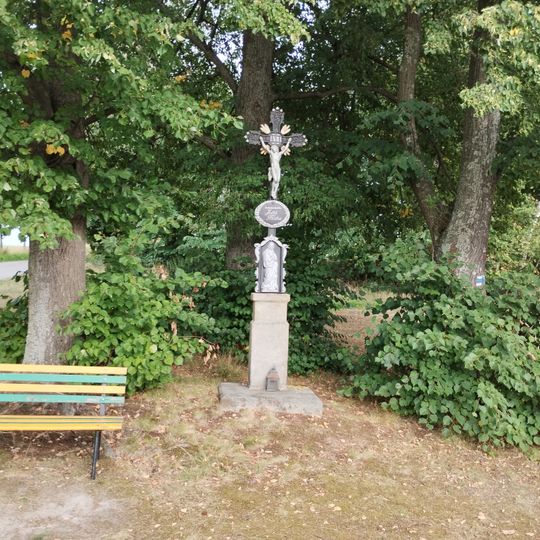 Kříž u rozcestí na Kamennou