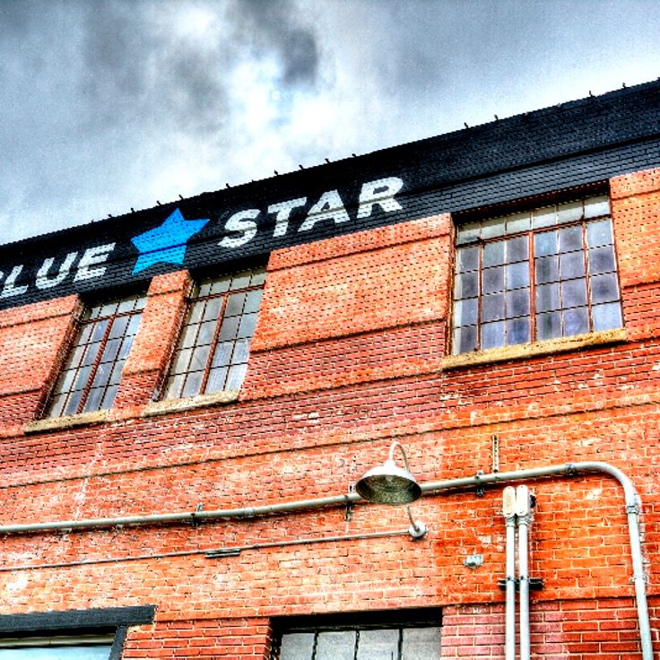 Centre d'Art Blue Star
