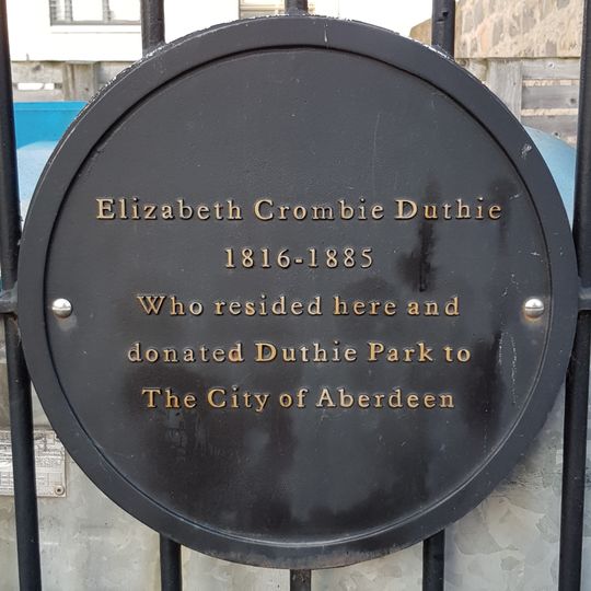 Commemorative plaque to Elizabeth Crombie Duthie