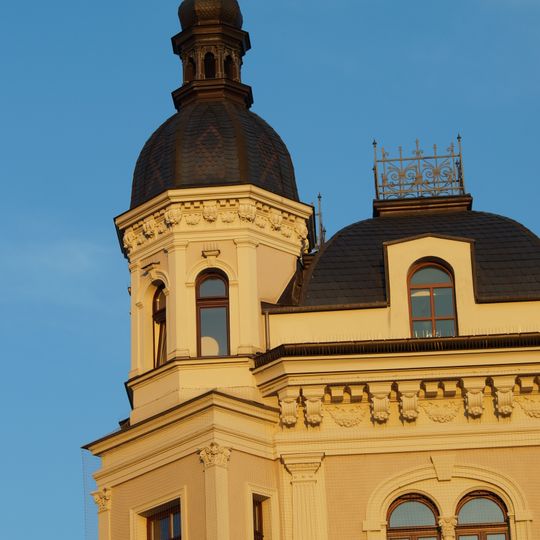 Wohn- und Geschäftshaus, ehemals Verlagshaus