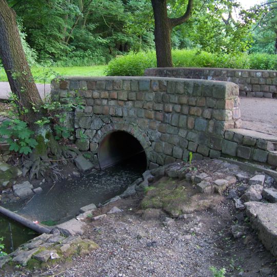 Můstek stezky Hotel Golf - Kudrnova přes Motolský potok