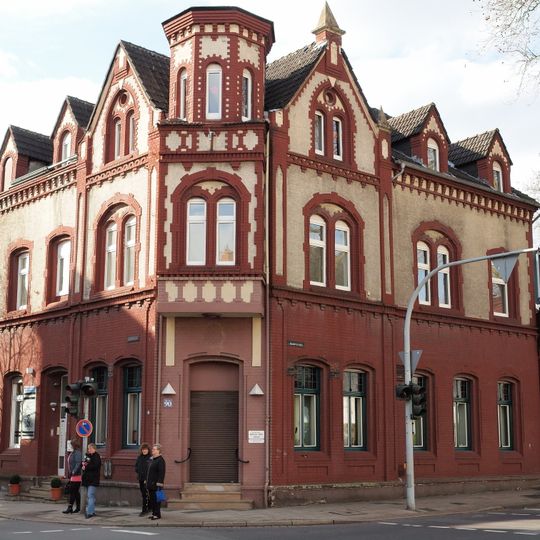 Wohn- und Geschäftshaus Bismarckstraße 90 / Kaiserstraße