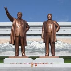 Kim Jong-il Statue